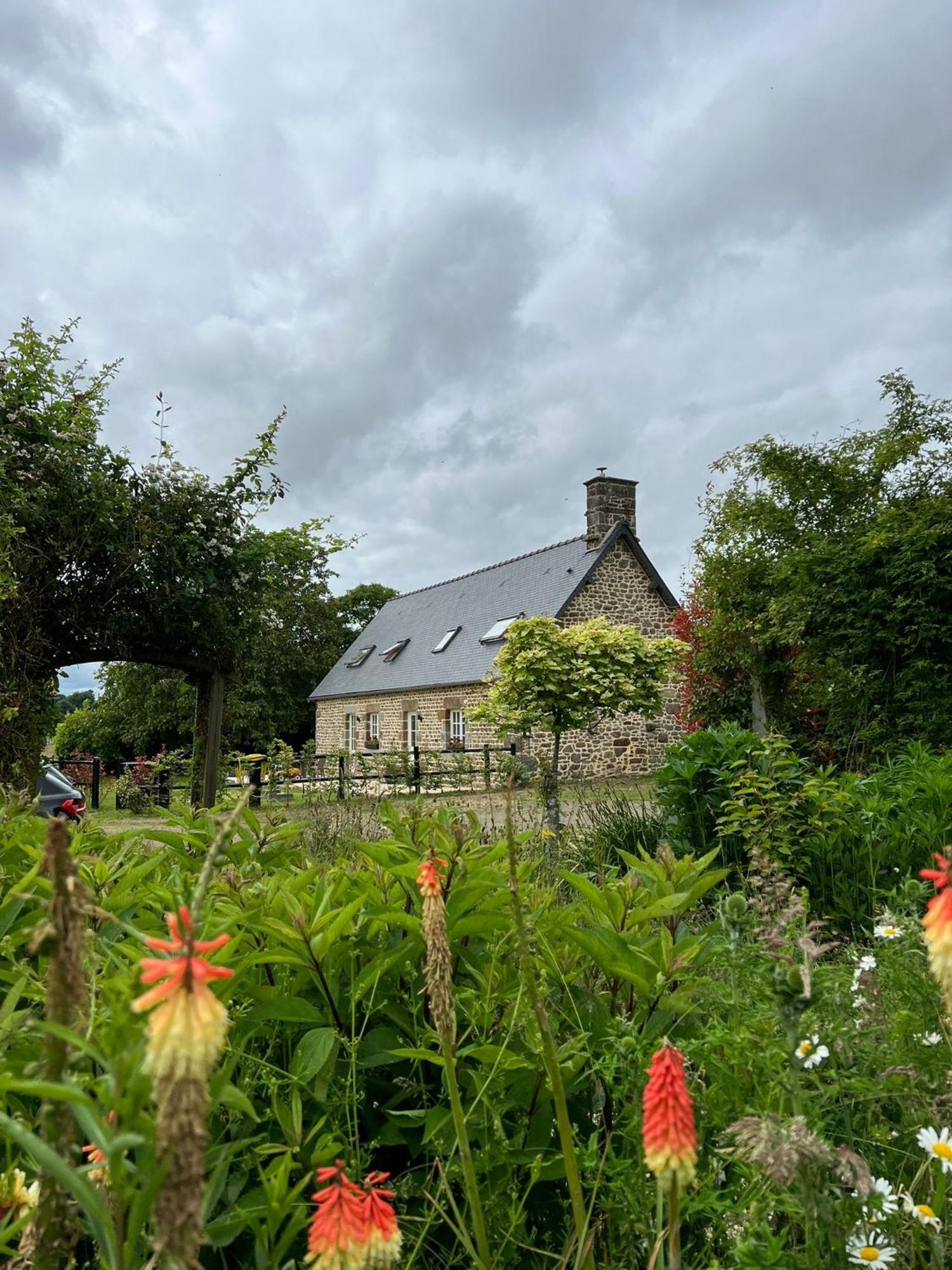 Maison De La Grange, Chaulieu Sourdeval Exteriör bild