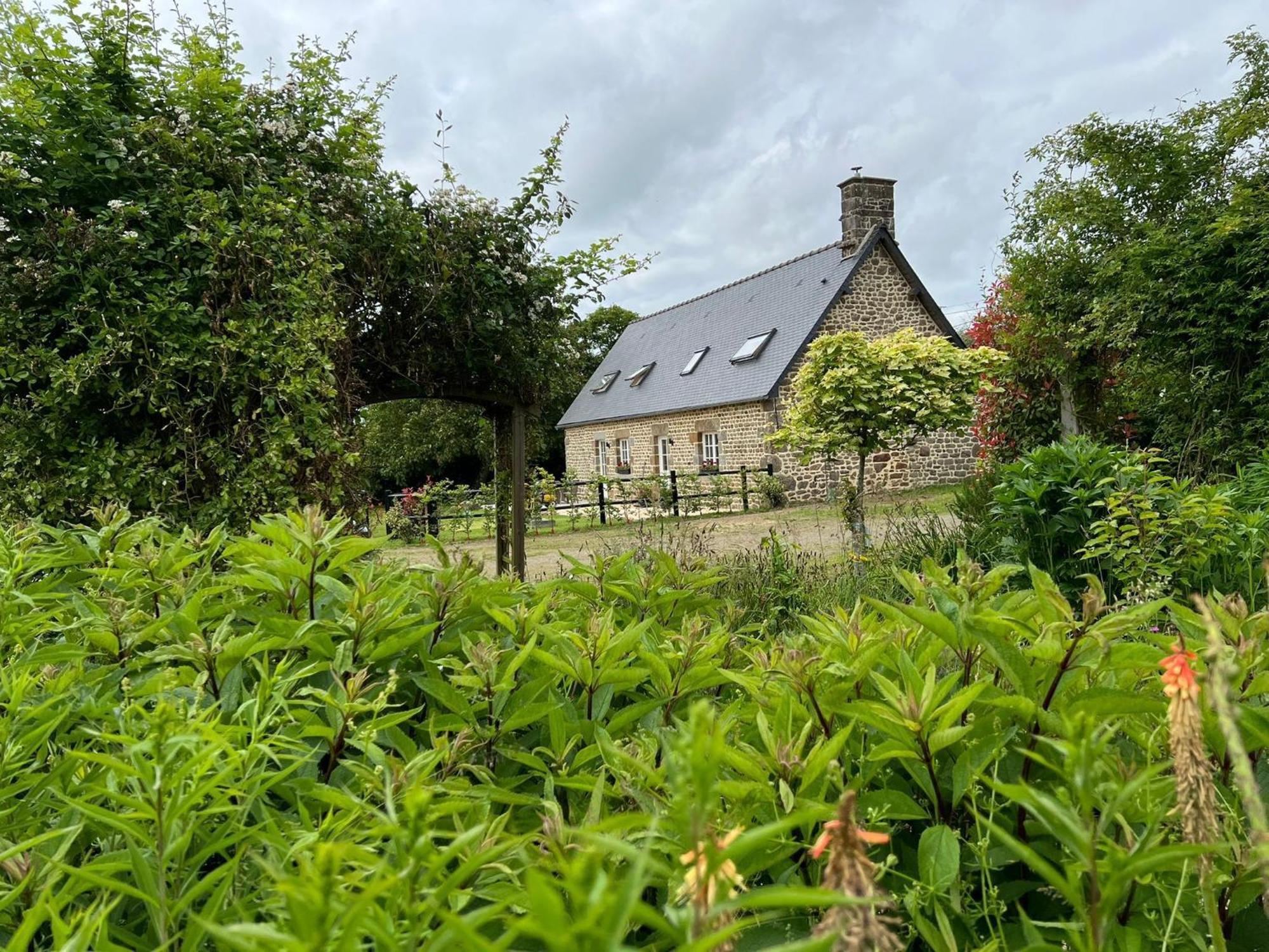 Maison De La Grange, Chaulieu Sourdeval Exteriör bild